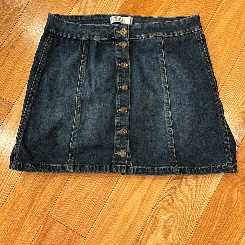 MUDD button front A line mini skirt